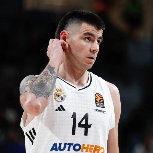 Gabriel Deck cedera saat El Clasico di ACB