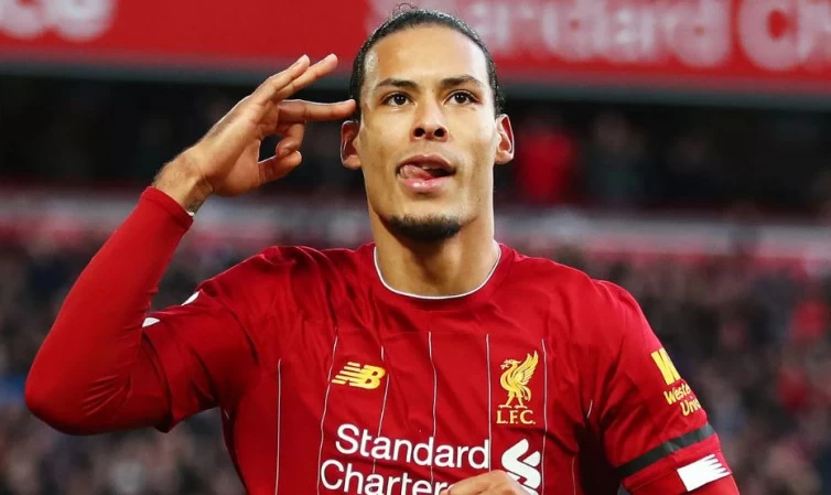 Digosipkan Semakin Dekat Perpanjang Kontrak di Liverpool, Virgil van Dijk: Kata Siapa Tuh?