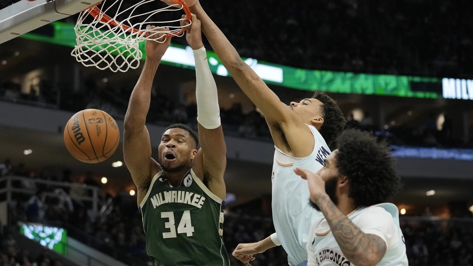 Giannis Antetokounmpo Pecah Rekor Dobel-dobel Bucks