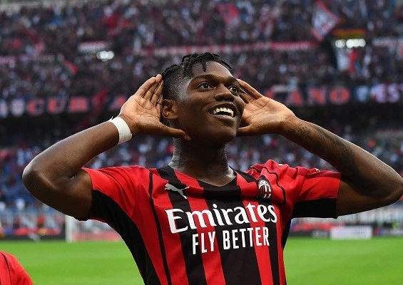 Rafael Leao layak terpilih menjadi pemain terbaik dari kemenangan 2-1 AC Milan atas Como dalam laga tunda pekan 19 Serie A 2024/2025 yang digelar di Stadio Giuseppe Sinigaglia, Rabu (15/1/2025) dini hari WIB.  Milan sejatinya sempat tertinggal lebih dulu 