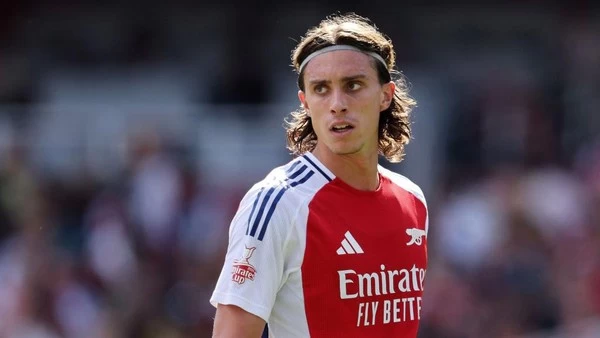 Disebut Alami Masalah Ligamen, Calafiori Dipulangkan ke Arsenal