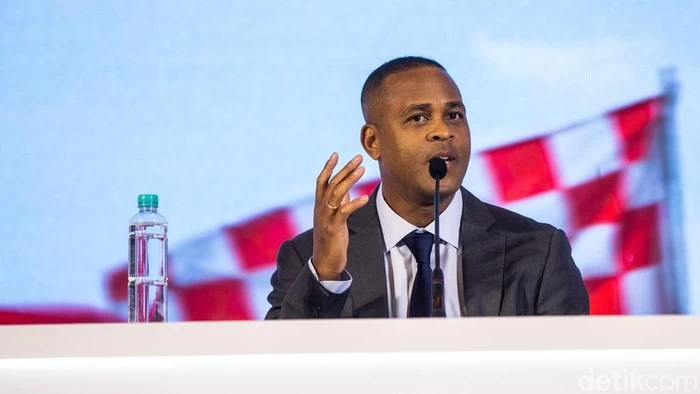 Kluivert Belajar dari Kekalahan Sebelum Hadapi Bahrain