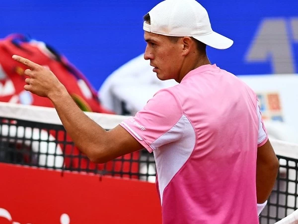 Petenis berkebangsaan Argentina, Sebastian Baez semakin menambah daftar panjang kemenangannya di turnamen clay-court musim 2025 ketika beraksi di Romanian Open, Bukares.