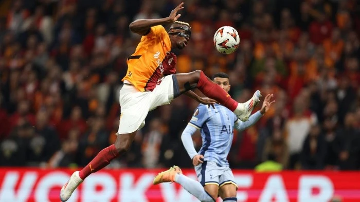 MU Sepakati Transfer Victor Osimhen?