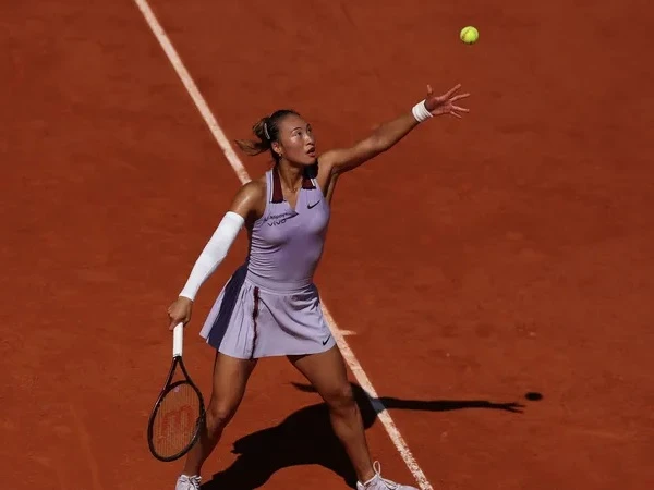 Hasil French Open: Zheng Qinwen Buyarkan Mimpi Victoria Mboko