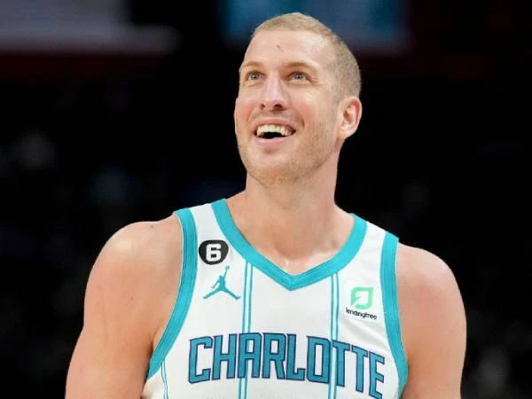 Mason Plumlee Kembali Gabung Dengan Hornets Untuk Perkuat Lini Depan