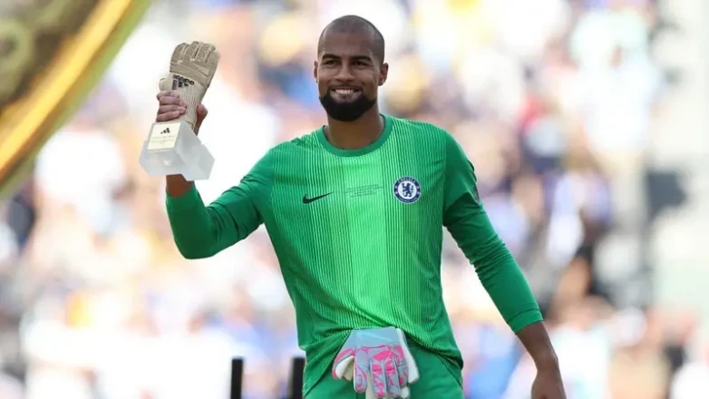 Robert Sanchez Jadi Robert 'SanCech'