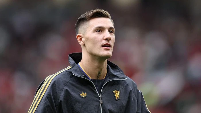 Peter Crouch Penasaran dengan Aksi Benjamin Sesko!