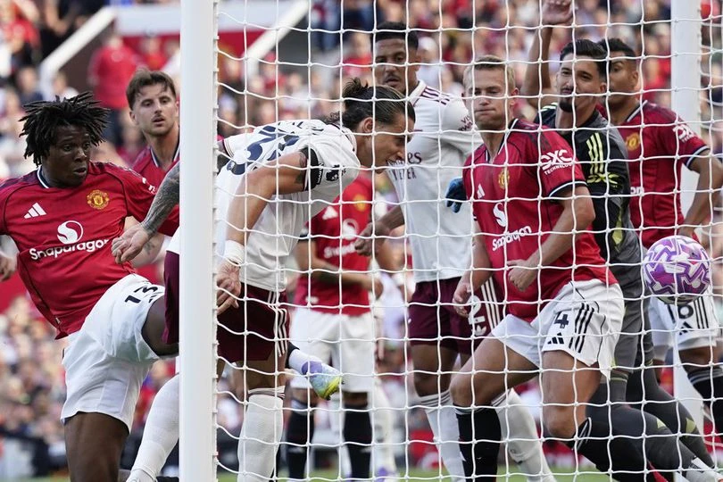 Bayindir Bikin Kesalahan Krusial, Manchester United Disarankan Tambah 2 Kiper
