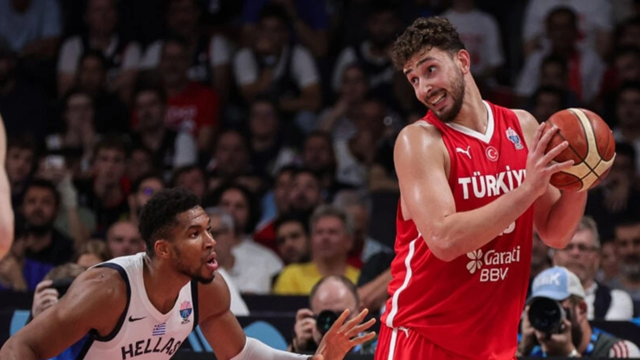 Pelatih Yunani Anggap Alperen Sengun Tidak Sopan dengan Antetokounmpo